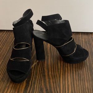 Stuart Weizmann velvet platform heels